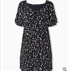 NWT Torrid Ditzy Floral Puff Sleeve Peasant Dress
